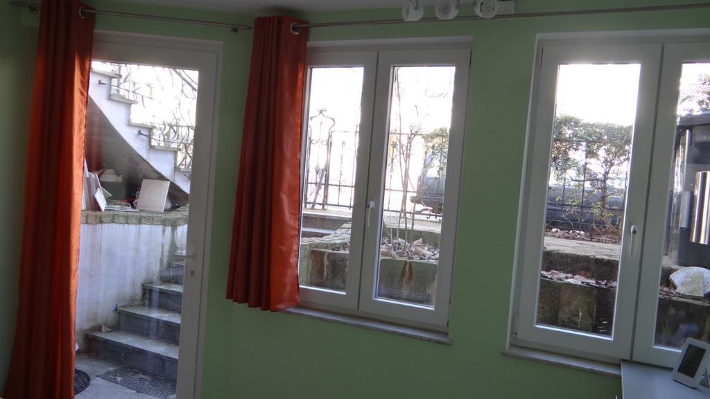 Temporary Living BRE Exterior foto